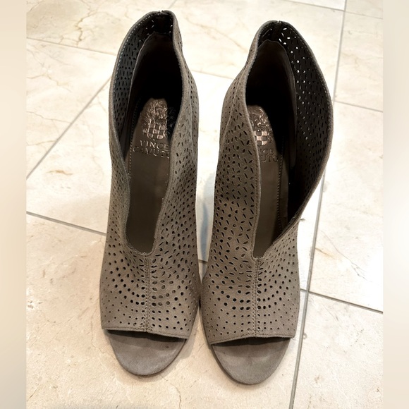 Vince Camuto open toe bootie size 7.5 - Picture 3 of 8